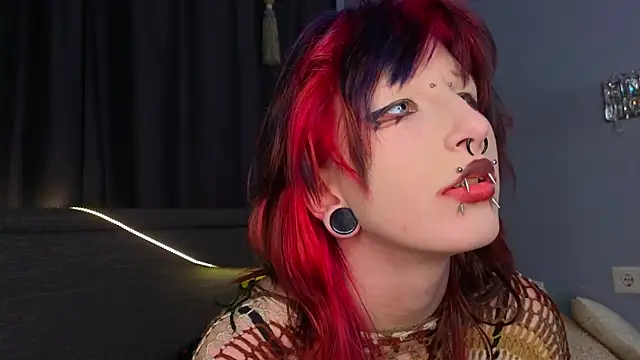 Snapshot of KandraCruser chatting on January 7, 8:22 pm KandraCruser online show from January 7, 8:22 pm