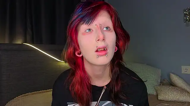 Snapshot of KandraCruser chatting on January 8, 8:22 pm KandraCruser online show from January 8, 8:22 pm