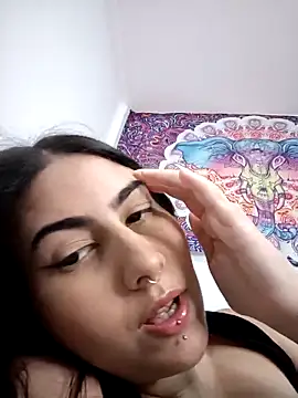 ApenasLys online show from October 18, 9:15 pm