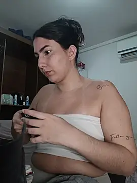 ApenasLys online show from January 18, 7:50 pm