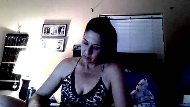 Snapshot of LilaJaneErotica chatting on April 3, 4:43 am LilaJaneErotica online show from April 3, 4:43 am