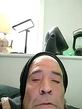 orcajaws52 online show from April 1, 3:42 pm