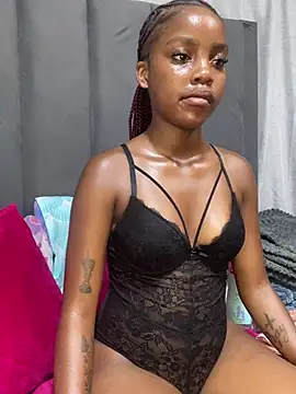 Littlebunny33 online show from April 15, 11:16 pm