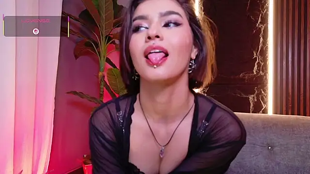 La Diabla 111  online show from October 9, 8:18 pm