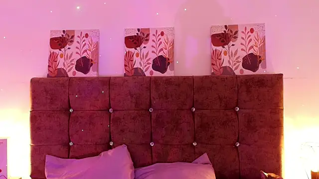 Dulce Bella  online show from September 28, 12:10 pm