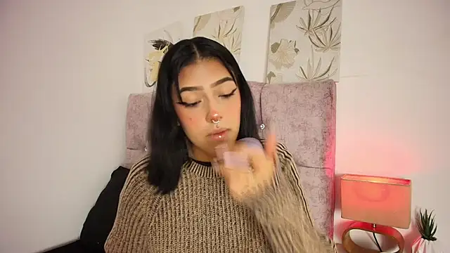 Dulce Bella  online show from February 27, 3:39 am