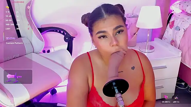 AliceThundeer online show from September 12, 4:23 am