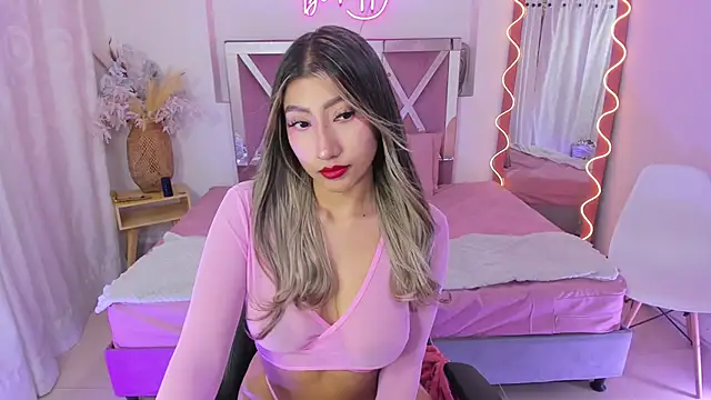 Kenndal tay online show from November 17, 7:19 pm