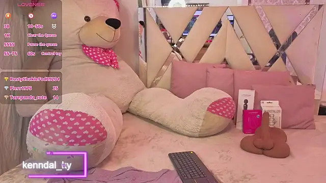 Snapshot of Kenndal_tay chatting on April 16, 9:39 pm Kenndal tay online show from April 16, 9:39 pm