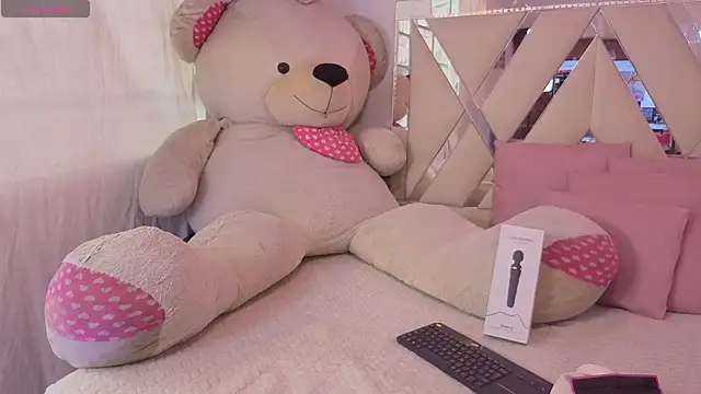 Snapshot of Kenndal_tay chatting on July 14, 7:30 pm Kenndal tay online show from July 14, 7:30 pm