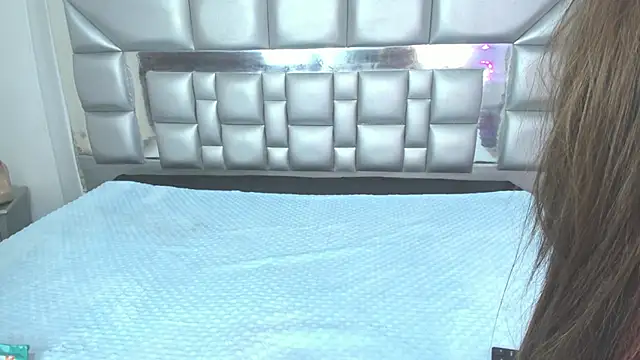 Hillarytonsonx online show from April 15, 1:18 pm