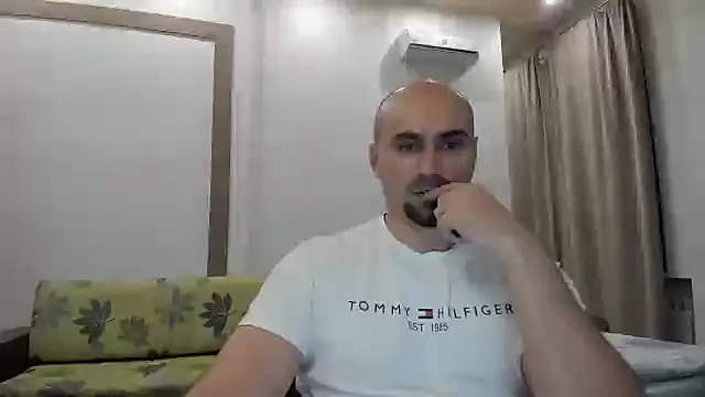 Snapshot of Gri_SH chatting on October 20, 4:51 pm Gri SH online show from October 20, 4:51 pm