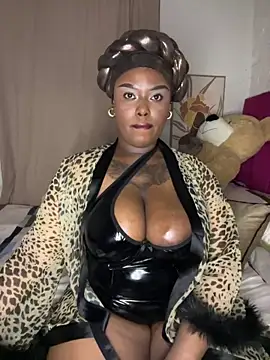 QUEEN NOBUHLE 777 online show from June 1, 10:33 pm