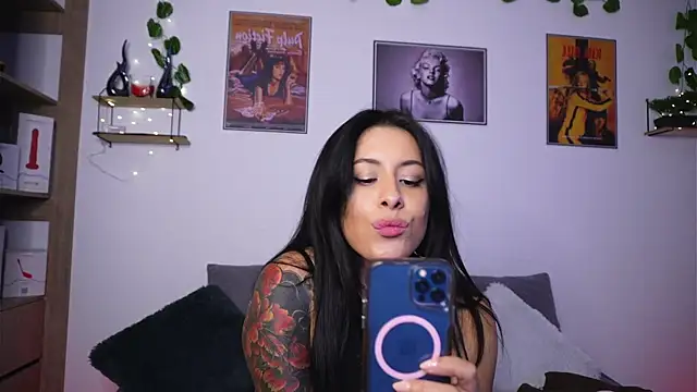 SophiieCumsx online show from January 14, 4:51 am