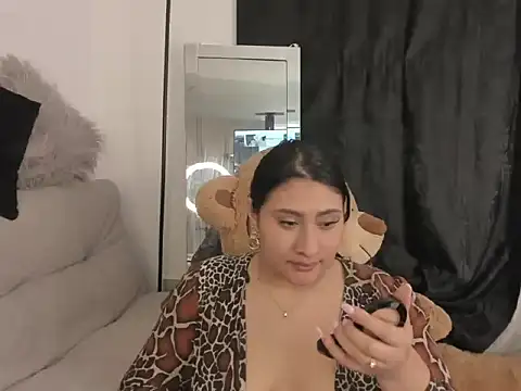 Snapshot of Elyross1_ chatting on October 22, 11:37 pm Elyross1 online show from October 22, 11:37 pm
