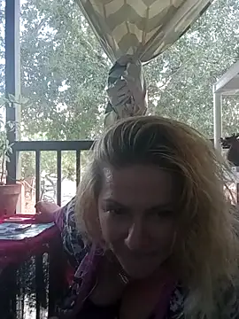 Snapshot of Goldenndoll chatting on October 21, 5:02 pm Goldenndoll online show from October 21, 5:02 pm