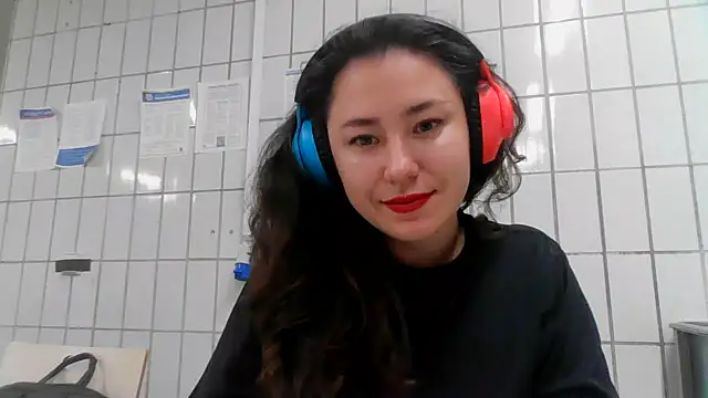 Snapshot of Emparia chatting on November 1, 10:34 pm Emparia online show from November 1, 10:34 pm