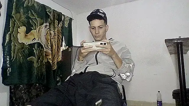 Snapshot of sam_hottt chatting on September 24, 8:12 pm sam hottt online show from September 24, 8:12 pm