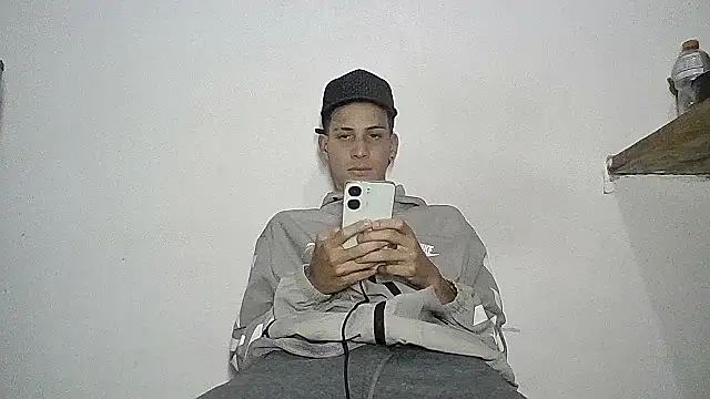 Snapshot of sam_hottt chatting on September 26, 3:10 am sam hottt online show from September 26, 3:10 am