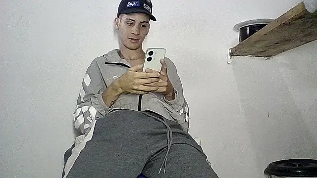 Snapshot of sam_hottt chatting on September 26, 8:24 pm sam hottt online show from September 26, 8:24 pm