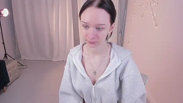 daily glam online show from November 27, 12:40 pm