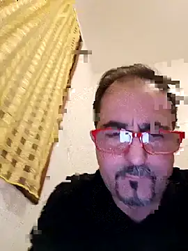 Snapshot of max_im69 chatting on November 13, 4:06 pm max im69 online show from November 13, 4:06 pm
