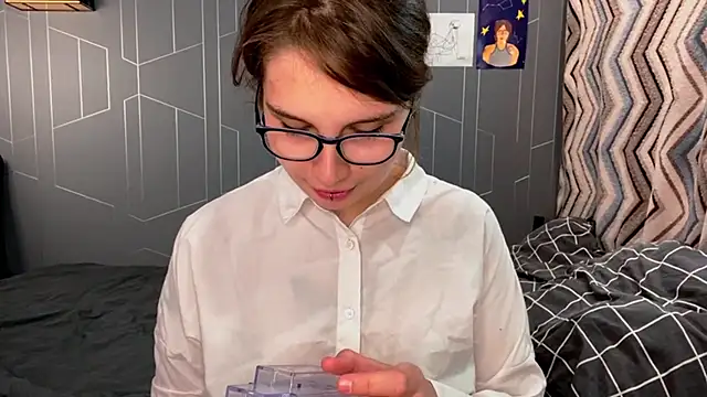 Snapshot of Pinkicookiee chatting on September 20, 3:35 pm Pinkicookiee online show from September 20, 3:35 pm