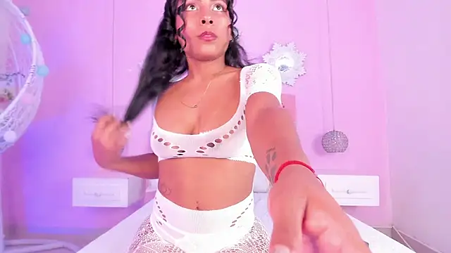 Snapshot of Mi4_Monroe chatting on October 3, 11:40 am Mi4 Monroe online show from October 3, 11:40 am