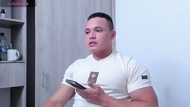 KingLevi01 online show from October 22, 10:42 pm