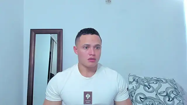 KingLevi01 online show from February 19, 10:17 pm