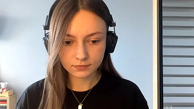 Snapshot of SoulHiperAgne_ chatting on October 1, 12:11 pm SoulHiperAgne online show from October 1, 12:11 pm