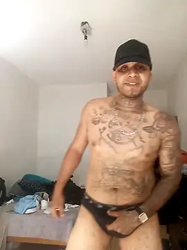 Snapshot of Tripalop chatting on March 15, 8:37 pm Tripalop online show from March 15, 8:37 pm