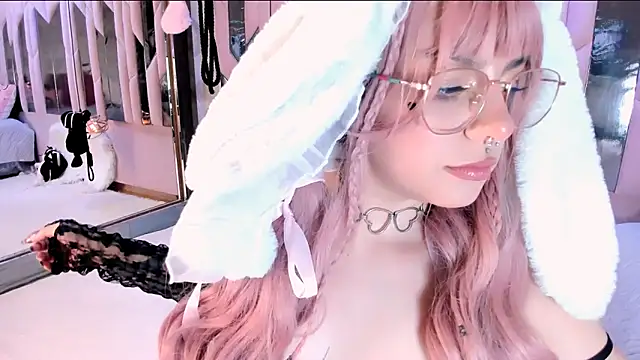 Snapshot of BizzyNoar chatting on February 11, 5:34 am BizzyNoar online show from February 11, 5:34 am