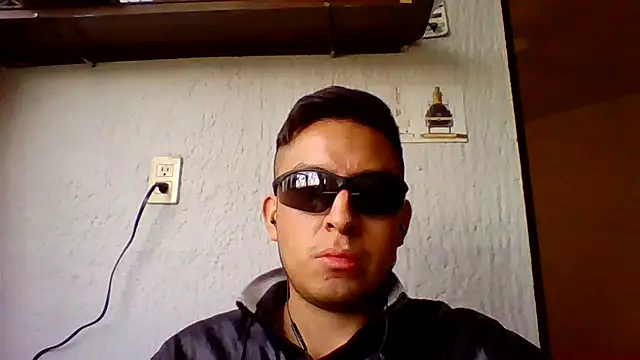 aczinovelez342 online show from January 16, 10:03 pm