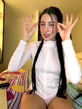 Snapshot of Min_junn chatting on September 24, 2:48 am Min junn online show from September 24, 2:48 am