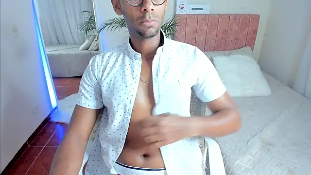 Snapshot of KingEdward_ chatting on September 24, 10:18 am KingEdward  online show from September 24, 10:18 am