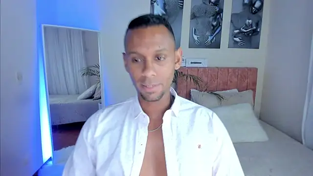 Snapshot of KingEdward_ chatting on October 14, 10:05 am KingEdward  online show from October 14, 10:05 am
