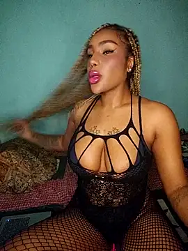 Queen Amara online show from October 23, 2:55 am