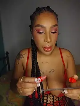 Queen Amara online show from May 31, 4:20 am