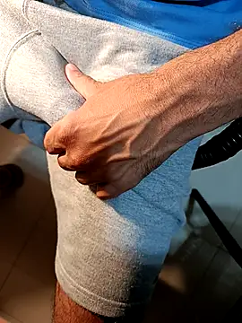 Gallo001 online show from November 30, 2:48 am