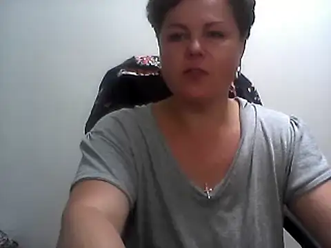 Snapshot of EllaLove2277 chatting on September 18, 6:43 pm EllaLove2277 online show from September 18, 6:43 pm