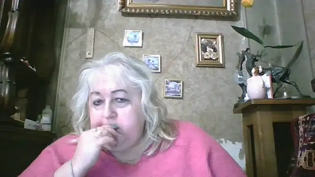 Snapshot of Lala-Love56 chatting on April 3, 6:39 pm Lala-Love56 online show from April 3, 6:39 pm