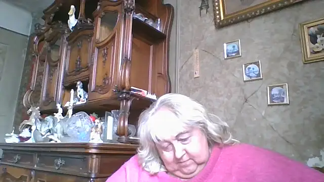 Snapshot of Lala-Love56 chatting on April 16, 8:48 am Lala-Love56 online show from April 16, 8:48 am