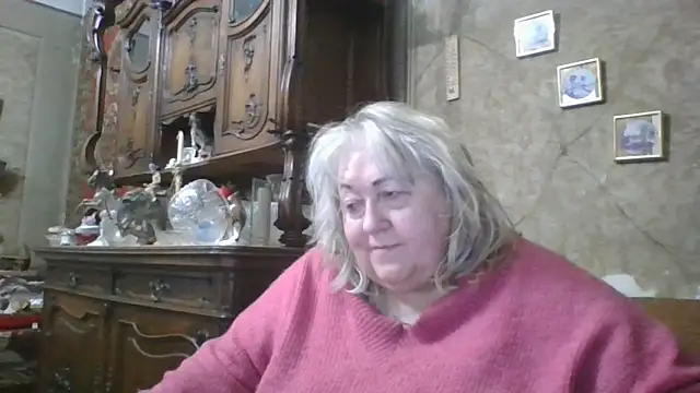 Snapshot of Lala-Love56 chatting on April 22, 9:27 pm Lala-Love56 online show from April 22, 9:27 pm