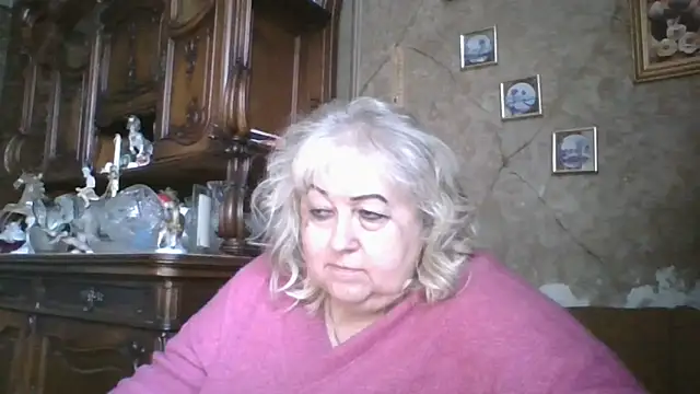 Snapshot of Lala-Love56 chatting on April 27, 4:27 pm Lala-Love56 online show from April 27, 4:27 pm