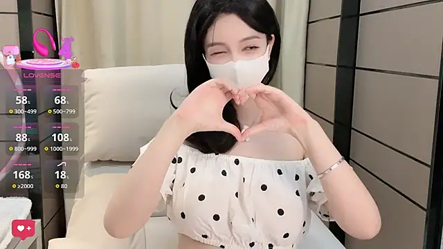 Snapshot of _Ling_Ling chatting on October 8, 1:31 pm  Ling Ling online show from October 8, 1:31 pm