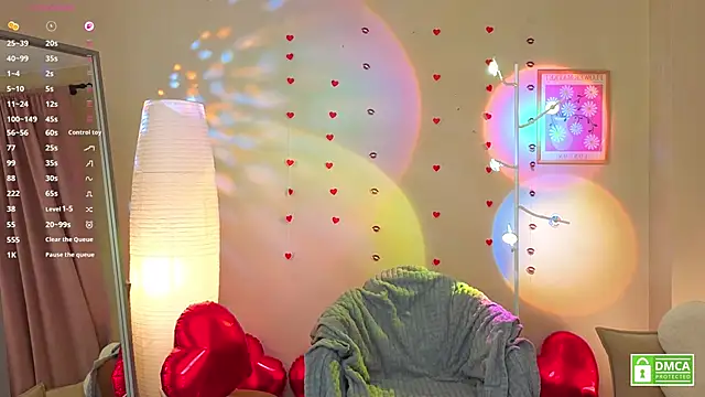 OliviaKis  online show from February 14, 8:00 am