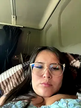 amberbakee online show from November 5, 3:01 pm