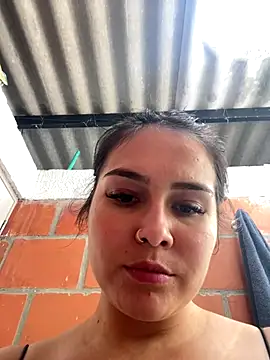 amberbakee online show from December 4, 7:22 pm