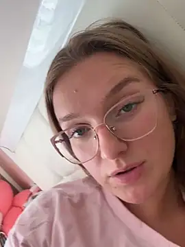 Bellatrisssaa online show from September 21, 9:55 am